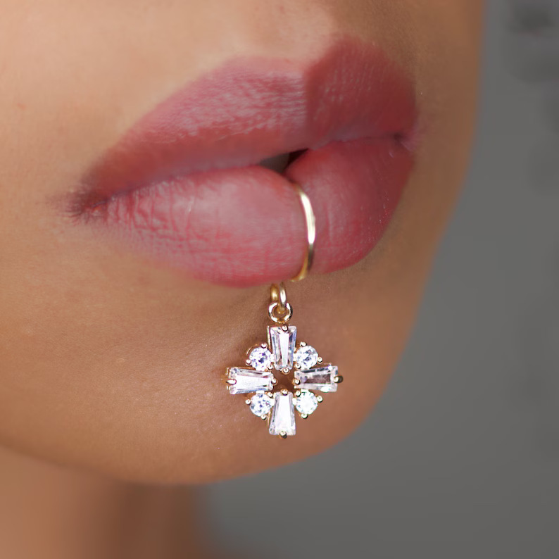 Body Jewelry Earrings - 高級ゴールドカラーの花の形の女性ドロップイヤリング象嵌光沢のあるマルチカラーキュービックジルコニア最高品質のファッション宴会ジュエリー