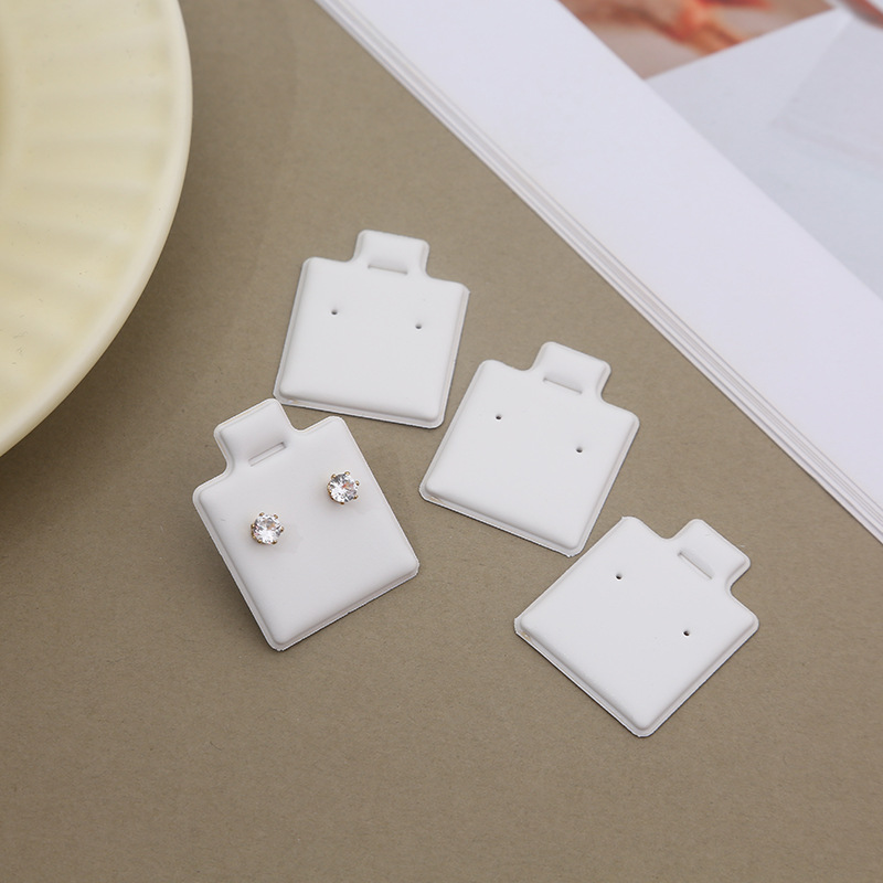 100枚入り ホワイトイヤリングディスプレイカード 2.5x - Body Jewelry Display のレビューと価格