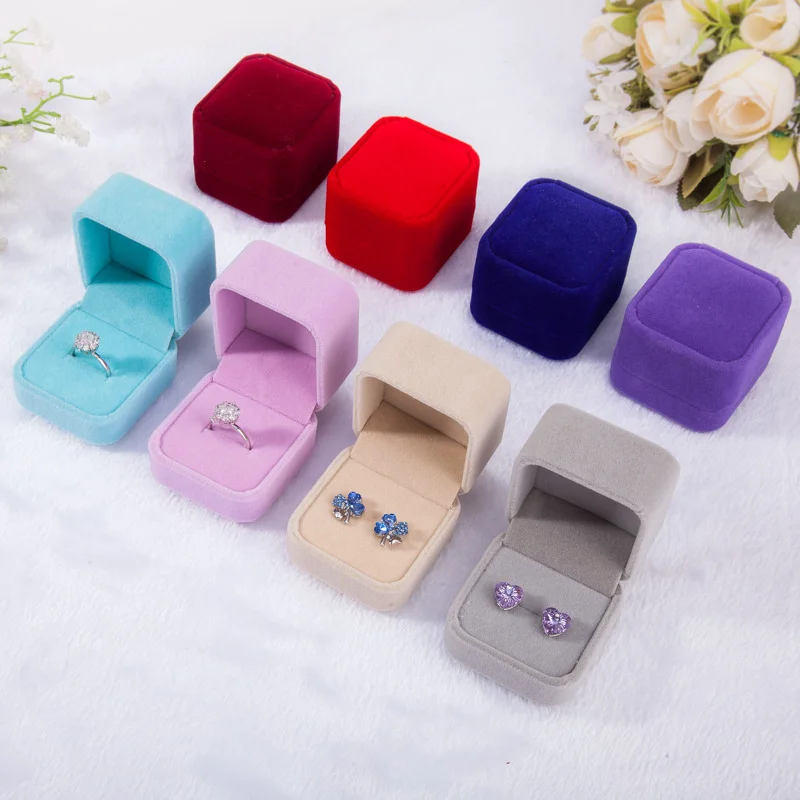 角丸ベルベットジュエリーボックス リングスタッドイヤリングリ - Body Jewelry Display のレビューと価格