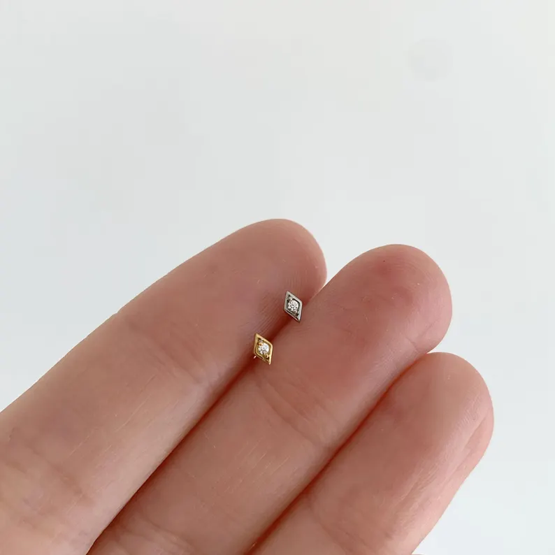 AIDE 1Pc 925 スターリングシルバー菱形 CZ ジ - Tragus Flat Back のレビューと価格