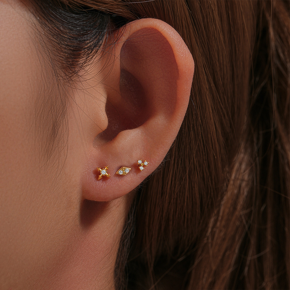 1個 ステンレス製 クリスタルCZ バタフライ軟骨ピアス ス - Tragus Flat Back のレビューと価格